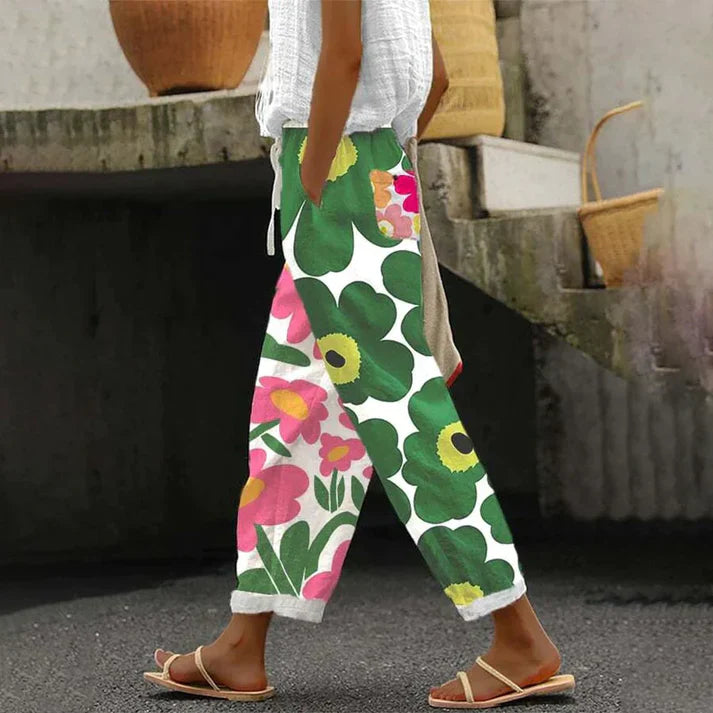 Pamela - groene broek met frisse bloemenprint