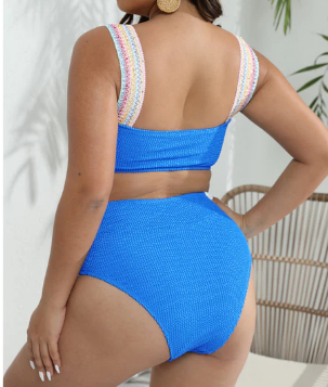 Nora - blauwe bikini met gerimpelde bandjes