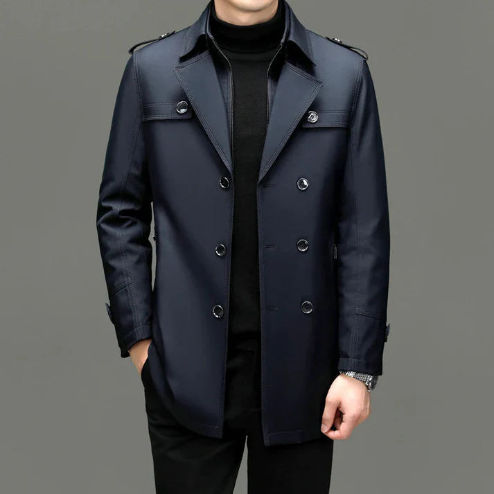 Herenjassen van fijne stof met knopen en lang trenchcoat-design