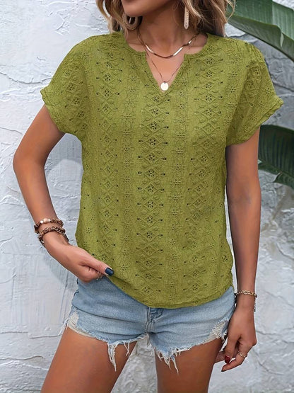 Sophie – T-shirt met ingekeepte halslijn en broderie anglaise