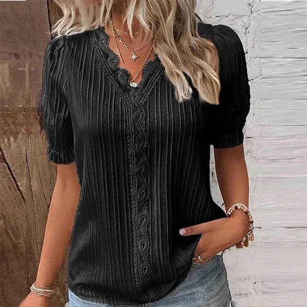 Emma – elegante blouse met v-hals en kant